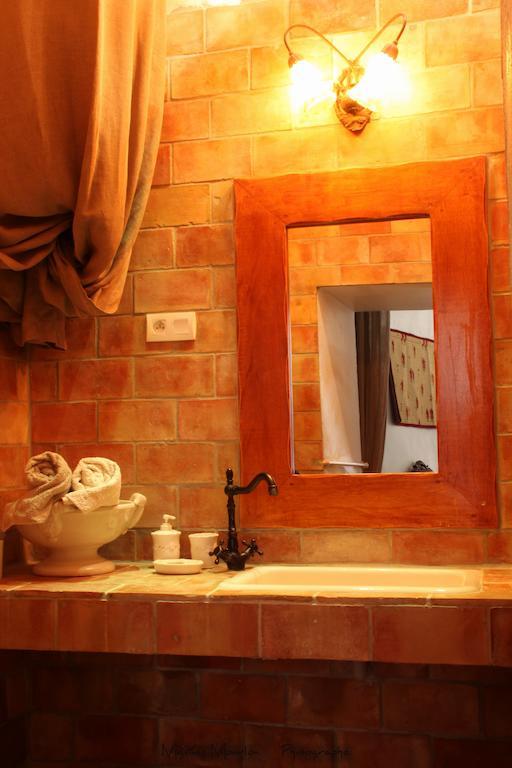Bed and breakfast Chateau Rosans Chambre photo