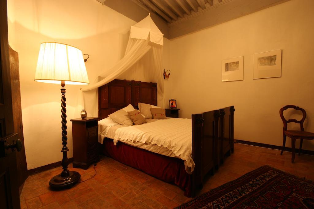 Bed and breakfast Chateau Rosans Chambre photo