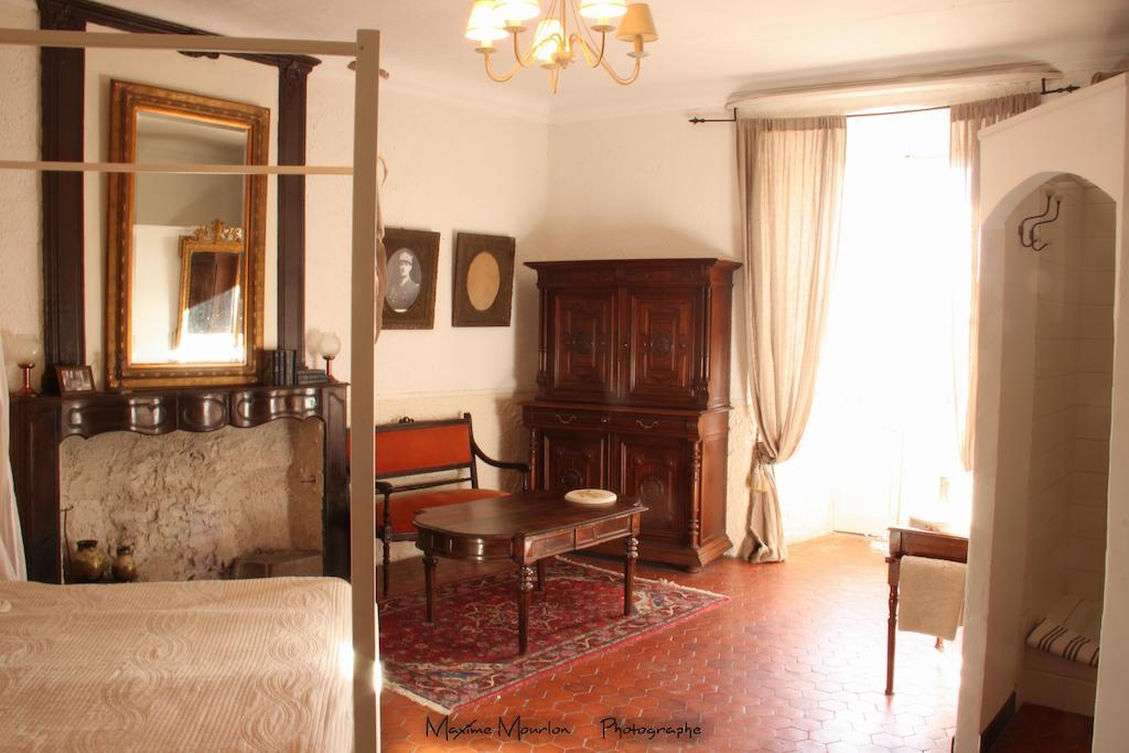 Bed and breakfast Chateau Rosans Chambre photo